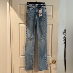 Zara Slim Flare Jeans Size EUR 32 USA 00
New with tags